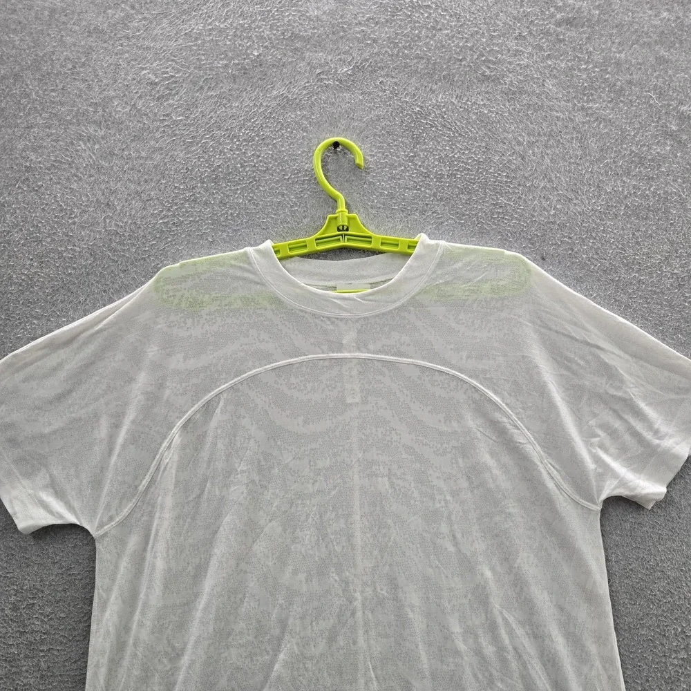 Lululemon Women Shirt 6 White Elastane Nylon Geometric Activewear Crew Neck